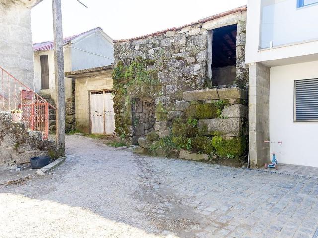 Moradia, Valadares