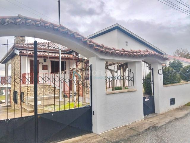 Moradia V4 com Excelente Potencial Habitacional em Vale de Anta