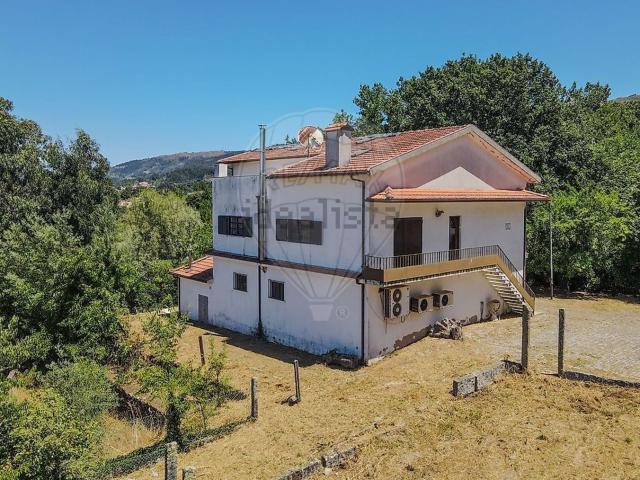Moradia, Várzea Aliviada Folhada