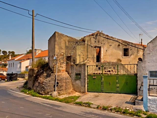 Moradia, Venda do Pinheiro e Santo Estêvão das Galés