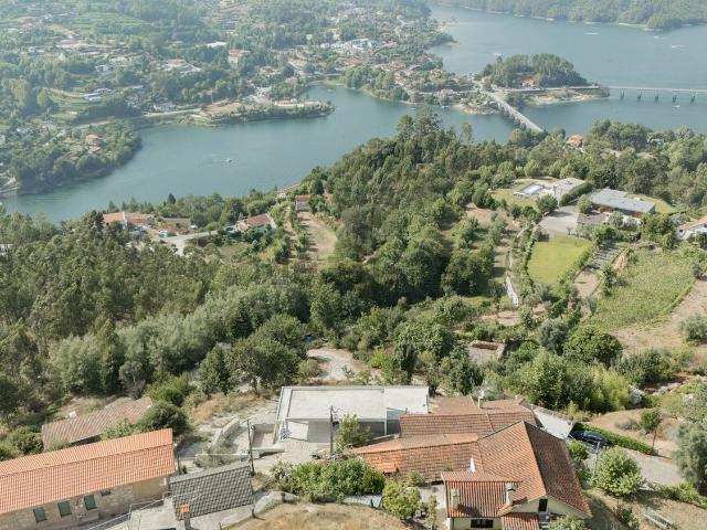 Moradia, Ventosa e Cova