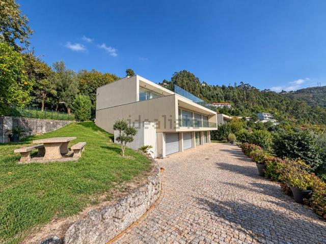 Moradia, Ventosa e Cova