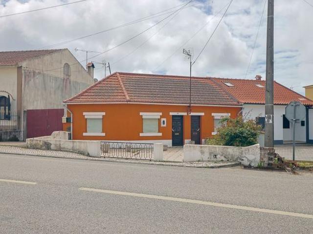 Moradia versátil a escassos minutos da praia, Lavos