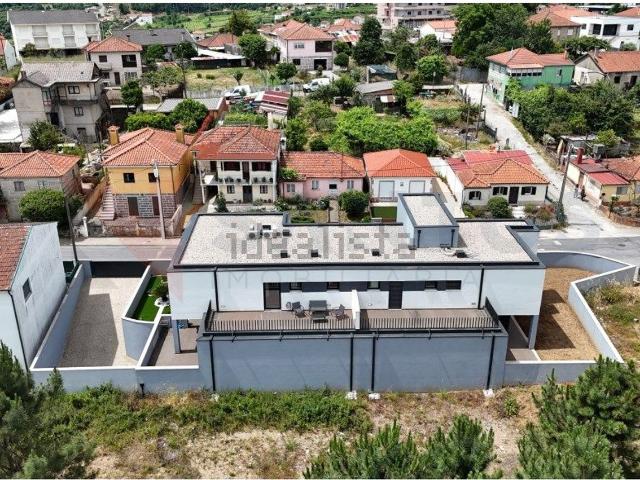 Moradia, Vila Cova da Lixa e Borba de Godim