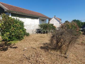 Moradia, Vila Cova da Lixa e Borba de Godim