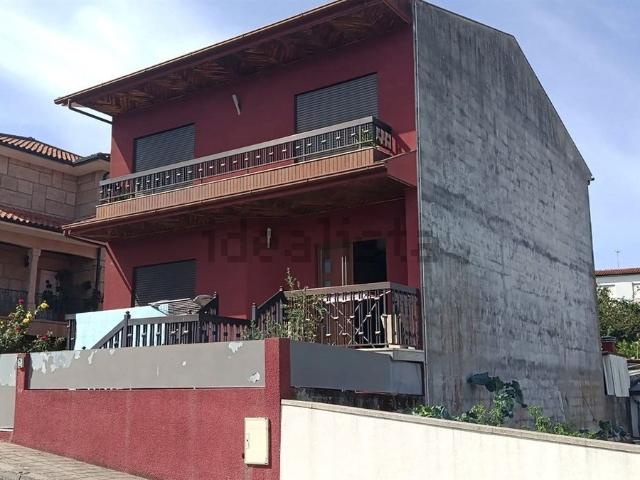 Moradia, Vila Cova da Lixa e Borba de Godim