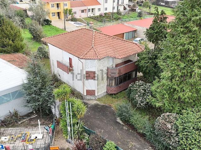 Moradia, Vila Cova da Lixa e Borba de Godim