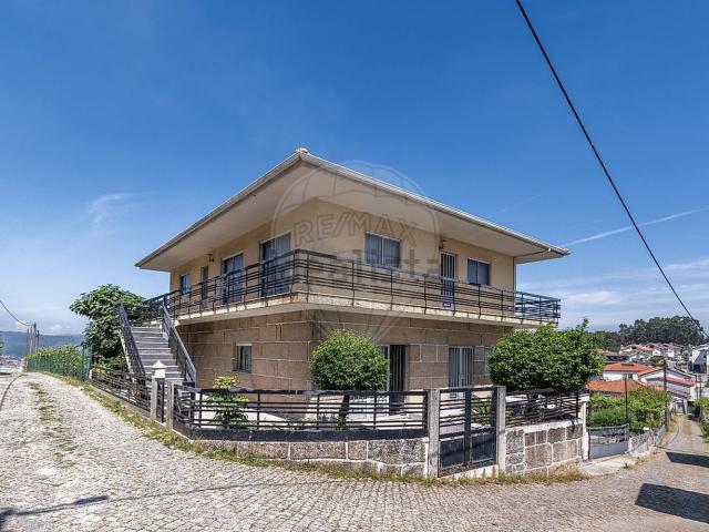Moradia, Vila Cova da Lixa e Borba de Godim