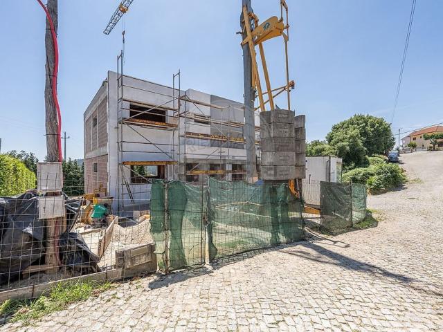 Moradia, Vila Cova da Lixa e Borba de Godim