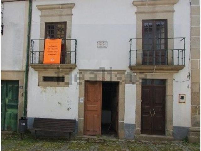 Moradia, Vila Cova de Alva e Anceriz
