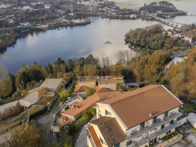 Moradia, Ventosa e Cova