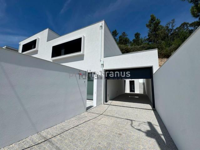 Moradia, Vila Caiz