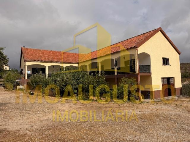 Moradia Vila Boa do Mondego Celorico Beira 255m² Celorico São Pedro