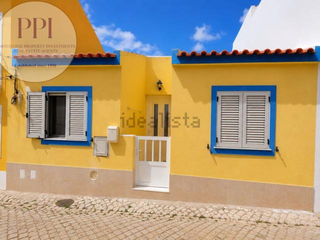 Moradia, Vila do Bispo e Raposeira