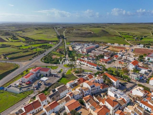 Moradia, Vila do Bispo e Raposeira