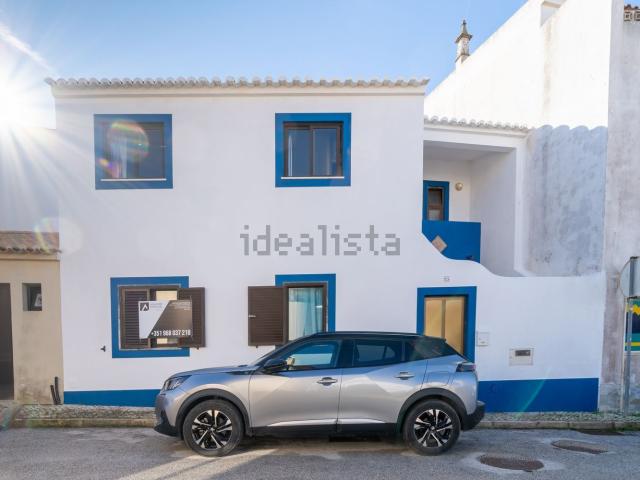 Moradia, Vila do Bispo e Raposeira