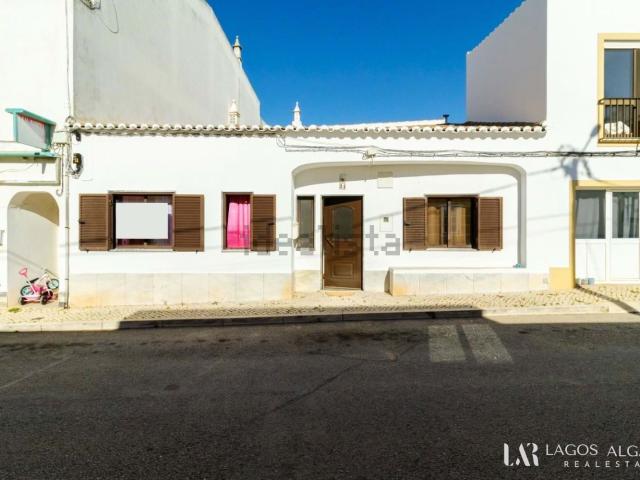 Moradia, Vila do Bispo e Raposeira
