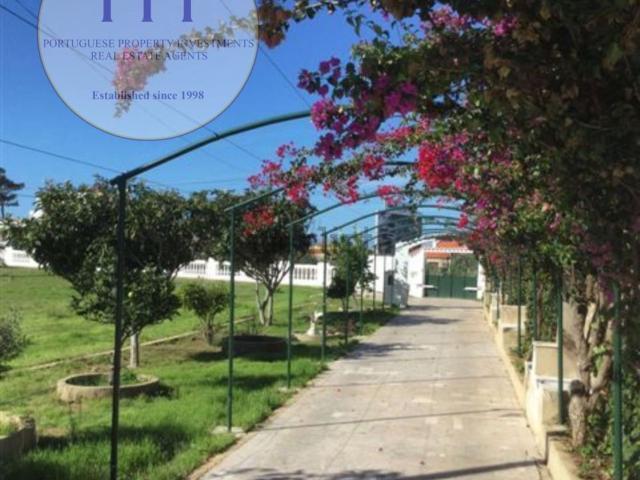 Moradia, Vila do Bispo e Raposeira