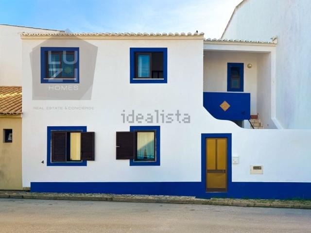 Moradia, Vila do Bispo e Raposeira