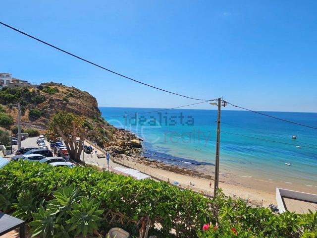 Moradia, Vila do Bispo e Raposeira