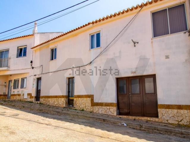 Moradia, Vila do Bispo e Raposeira