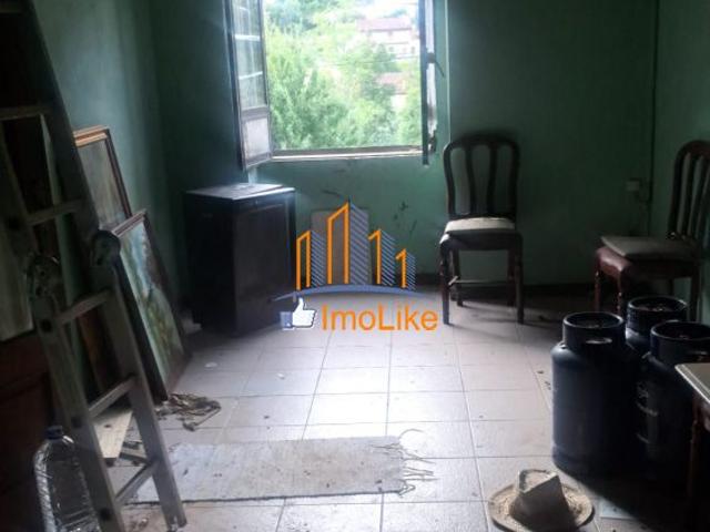 Moradia terrea com garagem na Vila do Gerês