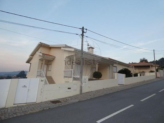 Moradia, Vila Fria e Vizela São Jorge