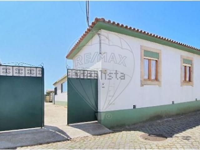 Moradia, Vila Nova da Telha