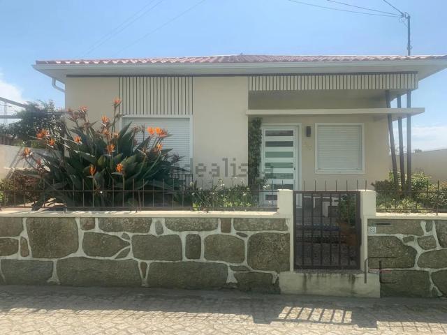 Moradia, Vila Nova da Telha