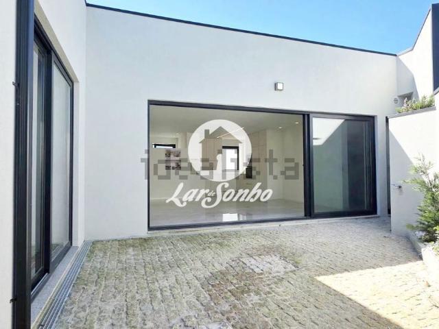 Moradia, Vila Nova da Telha