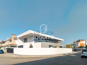 Moradia, Vila Nova da Telha