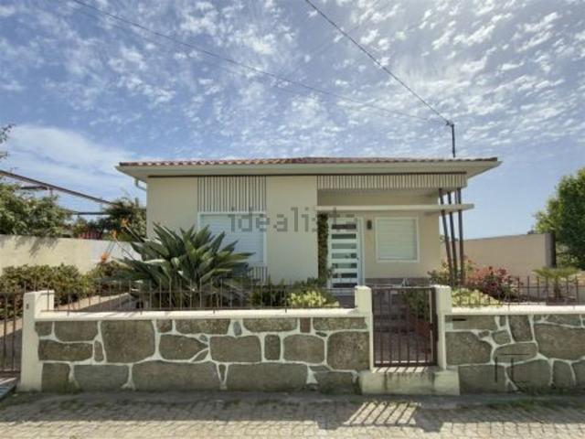 Moradia, Vila Nova da Telha