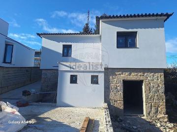 Moradia, Vila Nova de Famalicão e Calendário