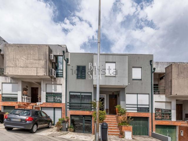 Moradia, Vila Nova de Famalicão e Calendário
