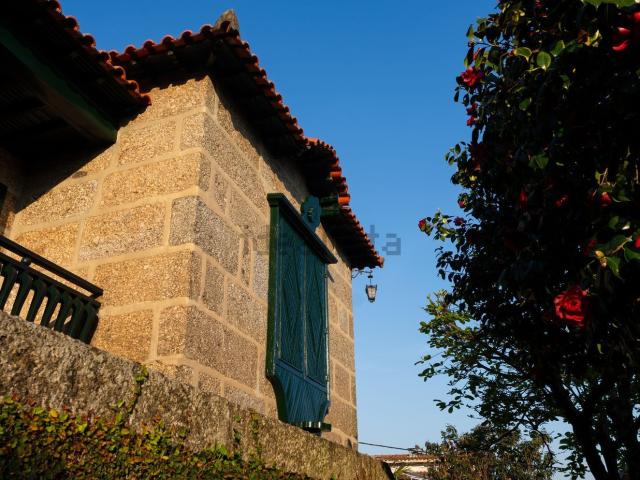 Moradia, Vila Nova de Famalicão e Calendário