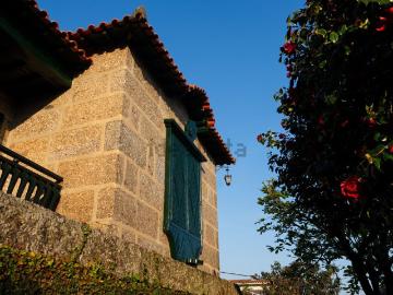Moradia, Vila Nova de Famalicão e Calendário