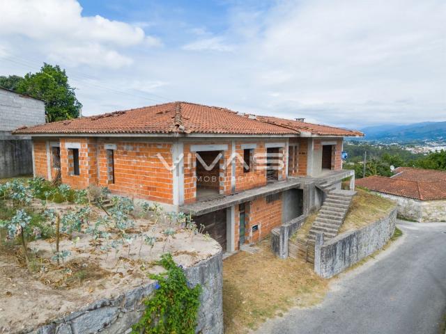 Moradia, Vila Verde e Barbudo