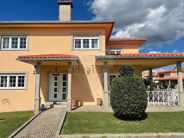 Moradia, Vila Verde e Barbudo