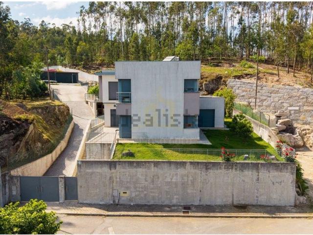 Moradia, Nossa Senhora do Amparo