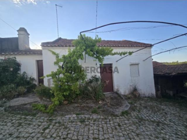 Moradia Zona calma Vilares de Baixo T2 com sala e cozinha