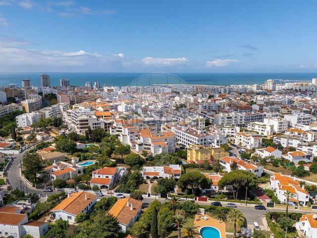 Moradia, Zona Nordeste, Quarteira