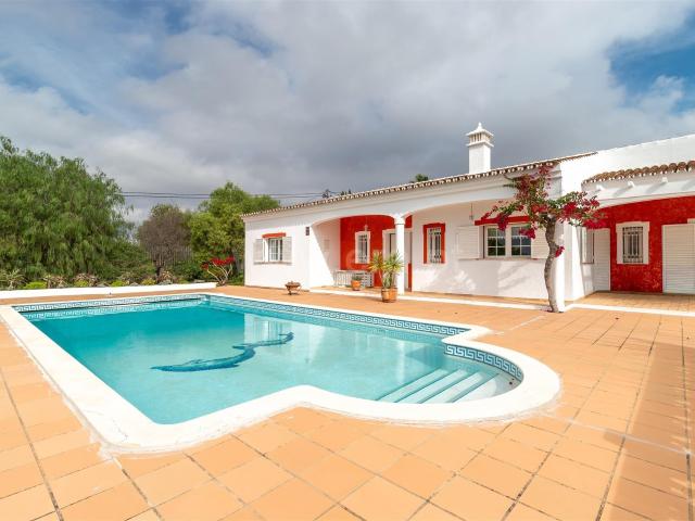 Moradia, 2 quartos, Olhão, Aberta 146m² Pechão