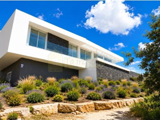 Moradia 3 Quartos Com Vista Mar Para Venda Em Faro 300m² Santa Bárbara De Nexe