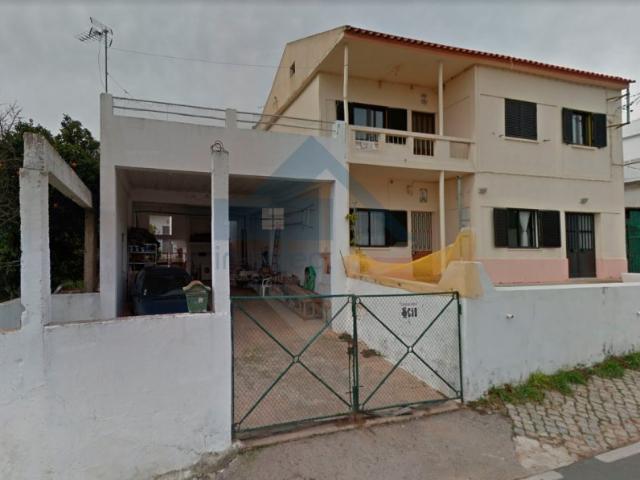 Moradia 4 quartos + 3 para venda em Loulé