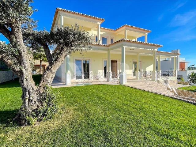 Moradia 4 quartos com piscina, Marina de Albufeira 472m² Albufeira e Olhos de Água