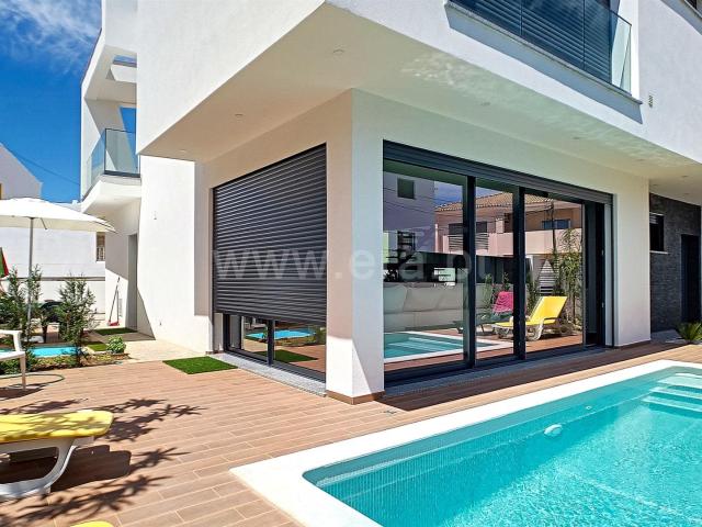 Moradia 4 Quartos e Piscina 204m² Portimão