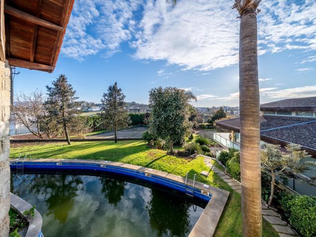 Moradia, 5 quartos, isolada, Paredes 490m² Beire