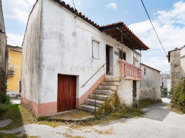 Moradias 2 para Recuperação em Vila Nova, Miranda do Corvo