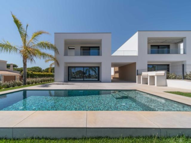 Moradias T3 de Luxo em Quarteira