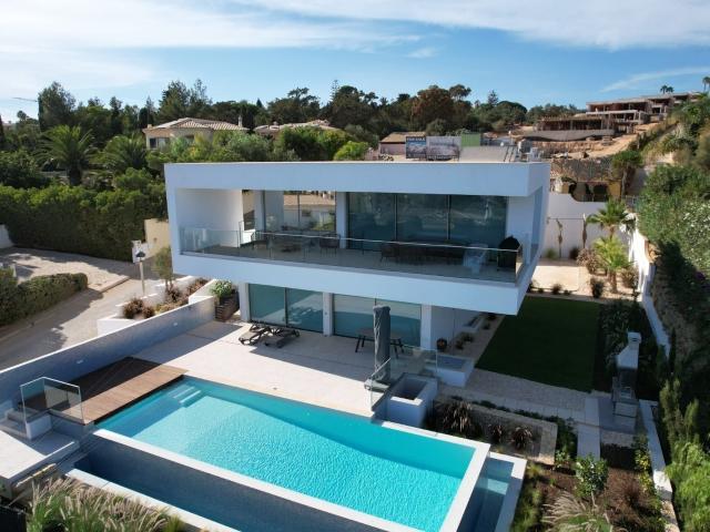 Moradias T3 Nova, Luz, Lagos com Piscina 305m² Luz